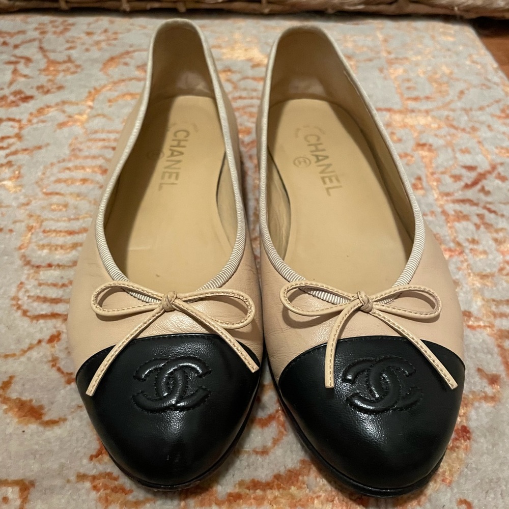Black and Camel Lambskin Cap Toe Cc Ballerina Flats